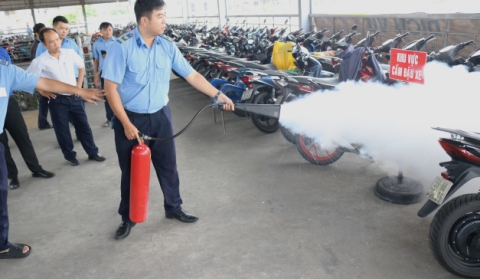 TỔ CHỨC TẬP LUYỆN NGHIỆP VỤ PCCC NĂM 2025